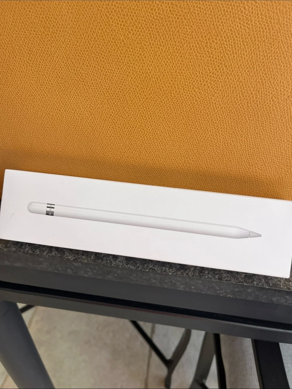 Apple pencil white